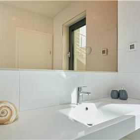 6 Bedroom Seafront Villa with Pool near Slano, Sleeps 12-14